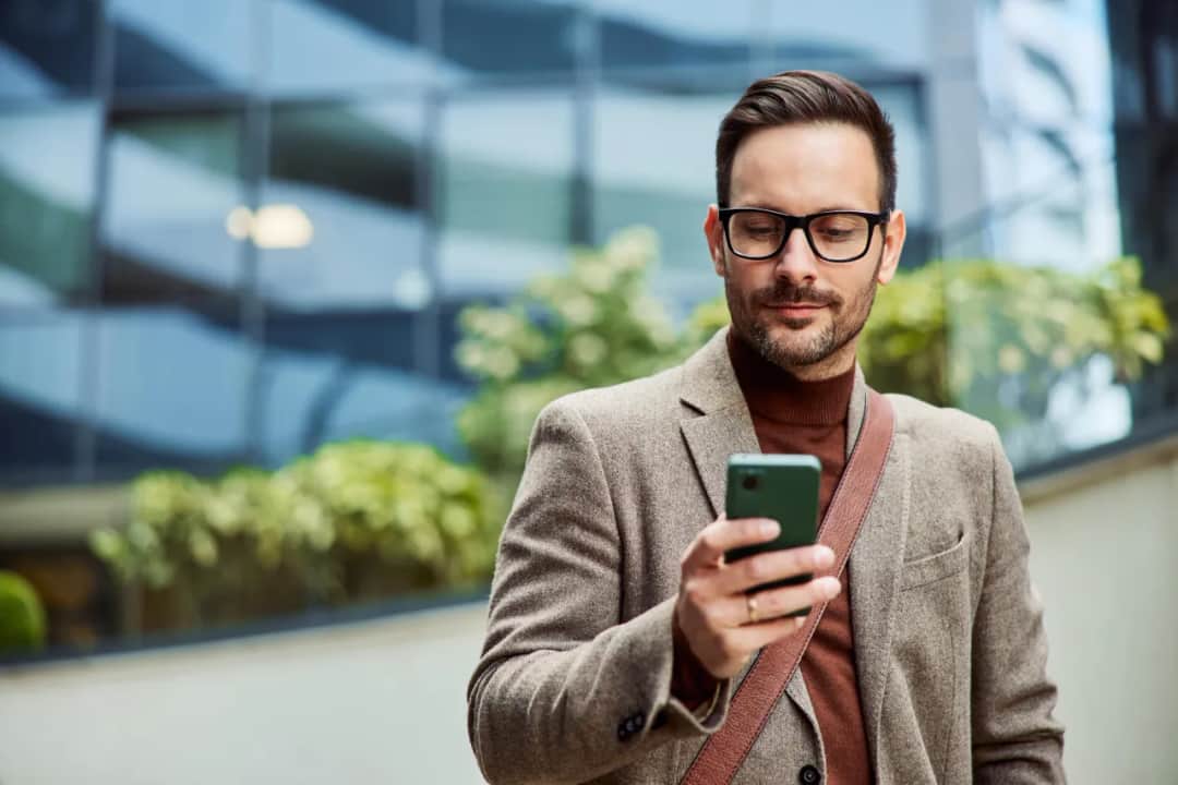 Jak dobrać oprawki męskie do każdego typu twarzy: skuteczne porady