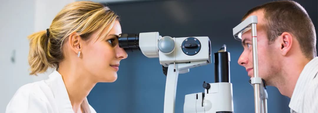 Jak zostać okulistą: kompletna ścieżka edukacyjna do wymarzonego zawodu