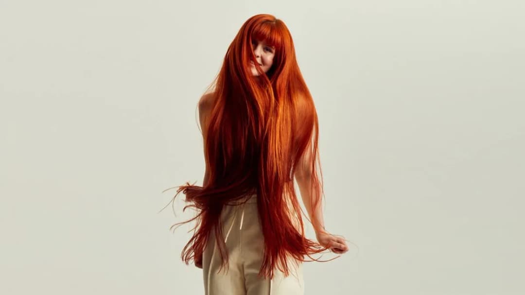 Czy włosy na oczach psują wzrok? Prawda o popularnym micie rodzicielskim