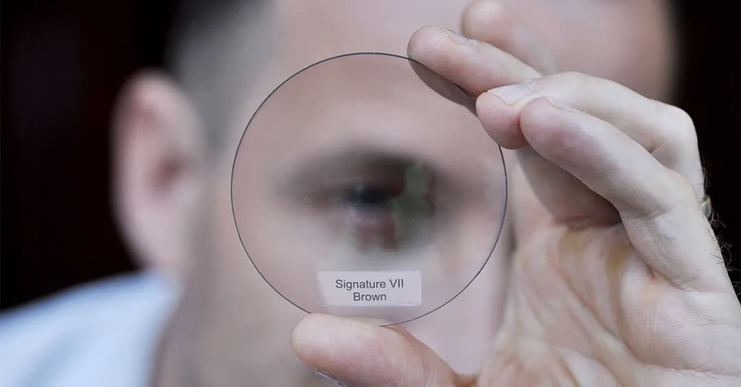 Fotochromy czy przeciwsłoneczne – które okulary naprawdę chronią?