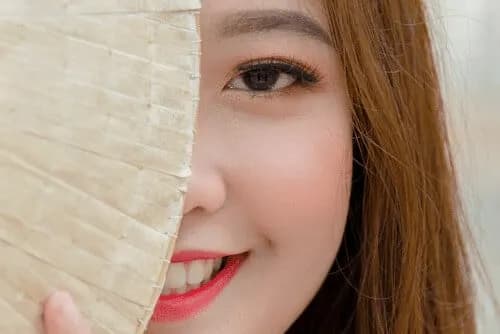 Jak widzi osoba z astygmatyzmem? Zaskakujące wizje i objawy