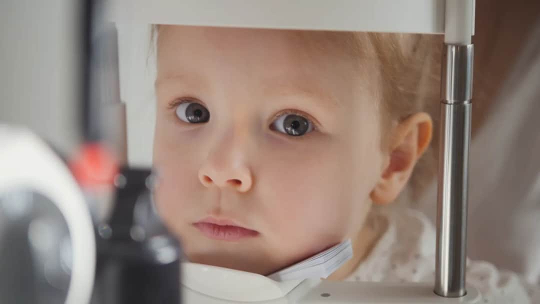 Jak wygląda badanie wzroku u rocznego dziecka i co warto wiedzieć?