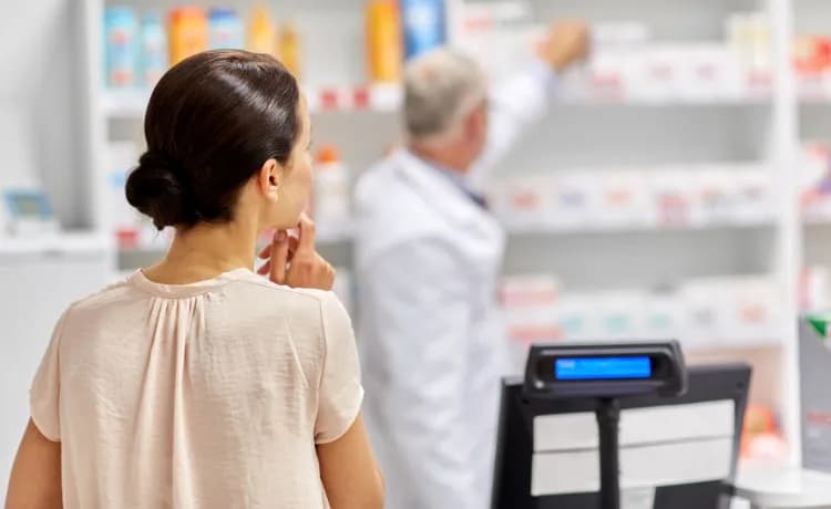 Soczewki kontaktowe w aptece - najważniejsze informacje i dostępność