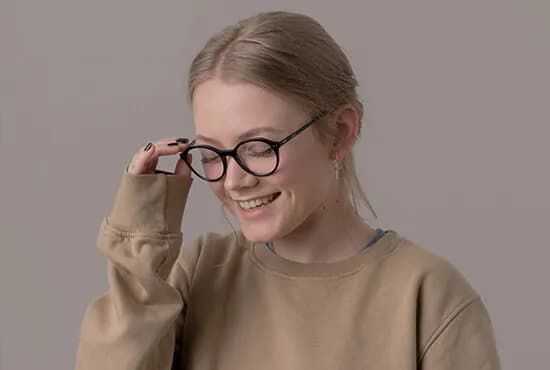 Okulary fotochromowe – co to jest i jak mogą zmienić Twoje życie