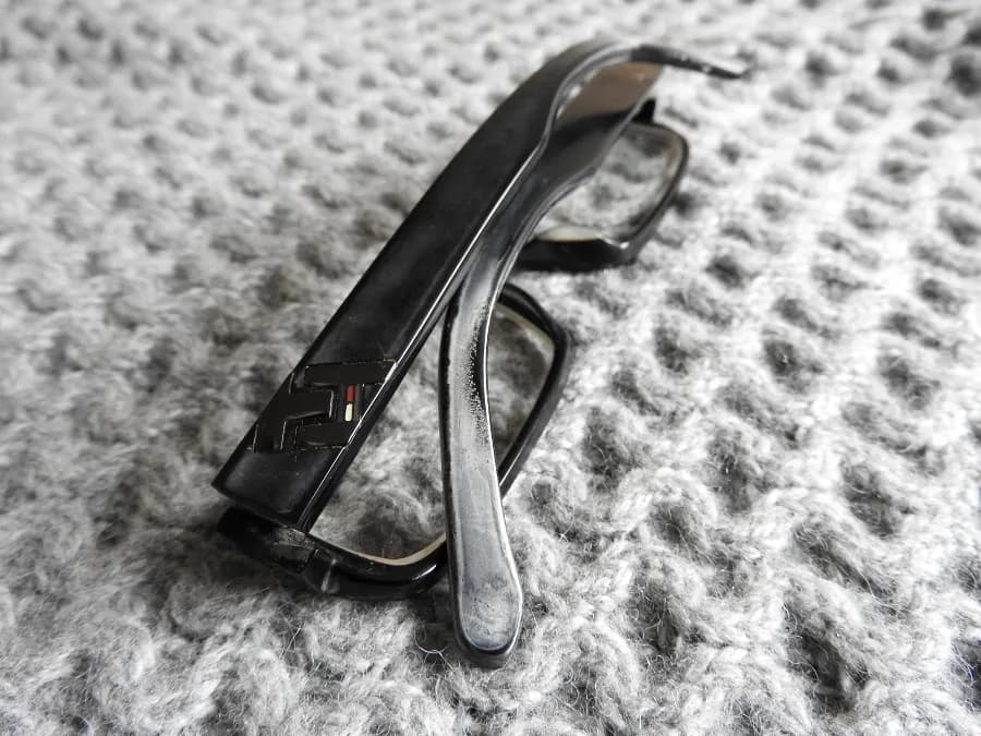 Jak wyczyścić oprawki okularów - 5 prostych kroków do perfekcyjnej ochrony